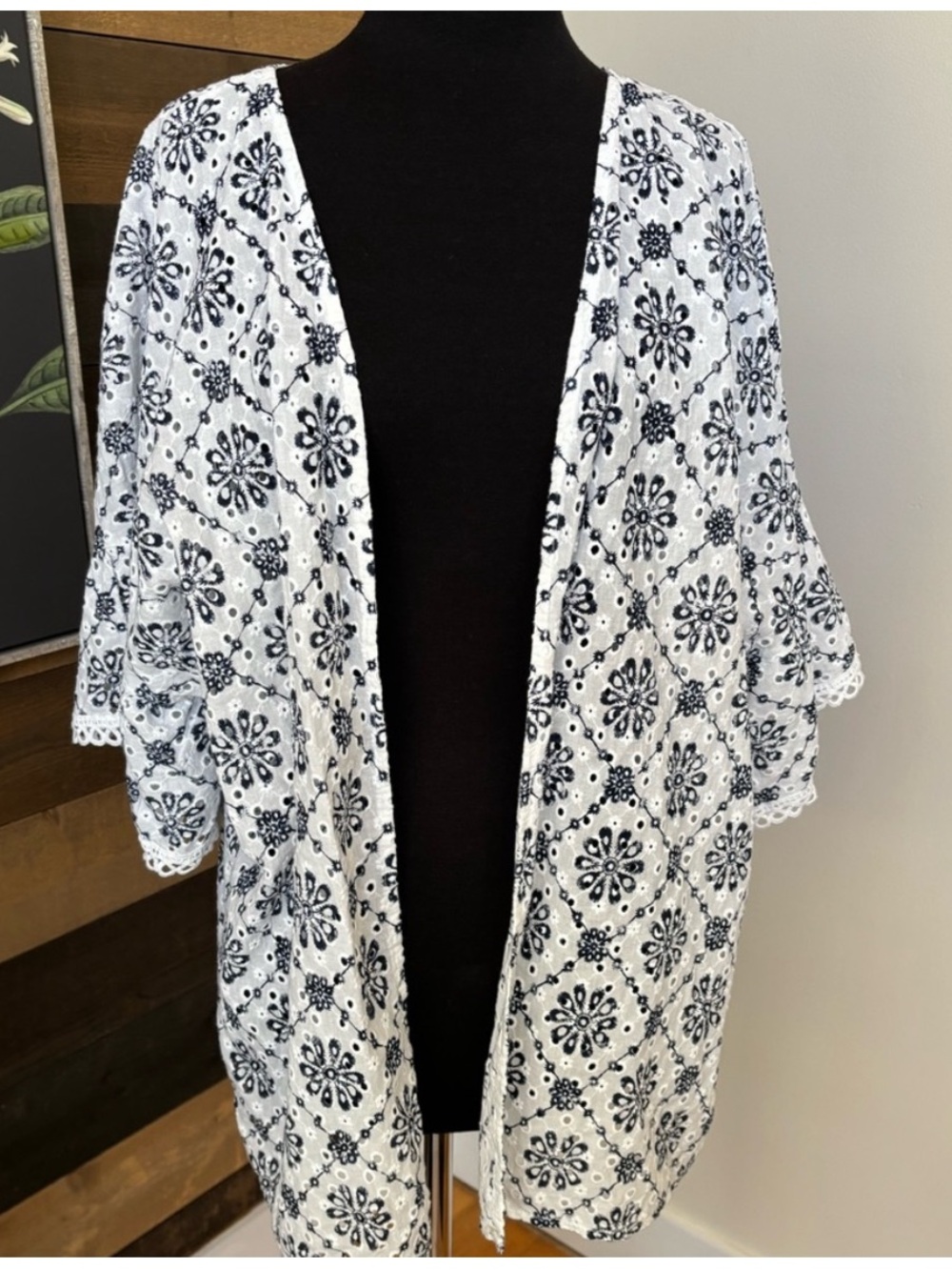 Valentina Naldi NEW Eyelet Open Front Kimono Jacket White Navy Floral One Size